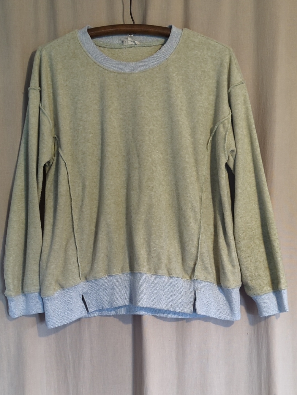 Hem & Thread Crewneck Sweater Sweatshirt with Contrast Hem
